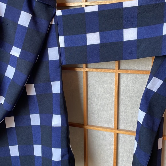 Banana Republic Navy Gingham Tuck Sleeve Tie Waist Blouse Small - Picture 12 of 14